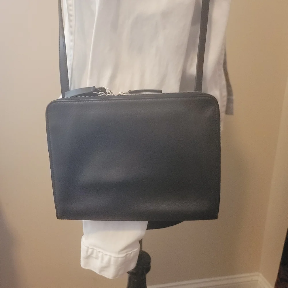 Everlane Black Leather Crossbody - Picture 3 of 15